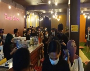 Suasana Kafe Setelah Dilakukan Penertiban Oleh Petugas