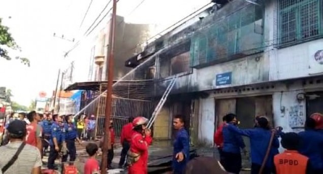 "Suasana pemadaman api.