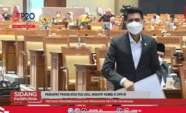 "Anggota Komisi XI DPR RI Fraksi Gerindra, Bahtra, dalam rapat Komisi DPR soal usul RUU inisiatif tentang pengembangan dan penguatan sektor keuangan. Foto: Istimewa