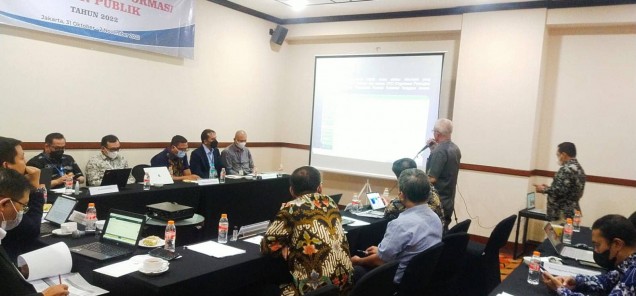 "Wakil Gubernur Sultra, Lukman Abunawas presentase uji informasi publik dihadapan Tim KI Pusat di Jakarta. Foto: Istimewa 