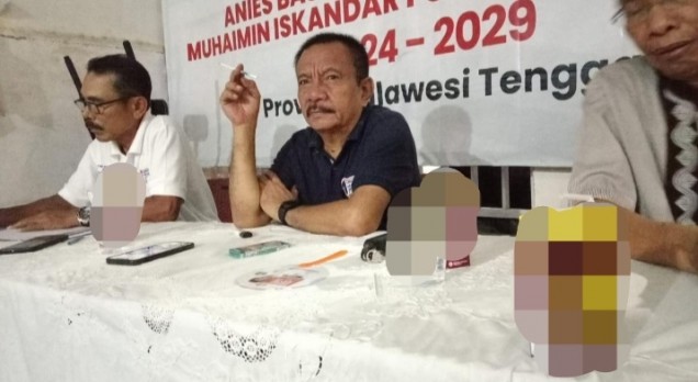 "Ketua Relawan Anies Sultra/Koordinator Saksi AMIN di Sultra, Dr LM Bariun SH, MH (baju hitam). Foto: istimewa