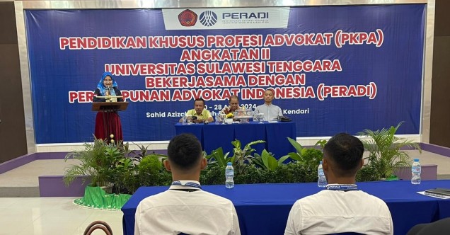 "Suasana kegiatan Pelatihan Khusus Profesi Advokat (PKPA) di Kendari yang dibuka langsung oleh Direktur Pascasarjana Unsultra, Dr LM Bariun SH, MH. Istimewa